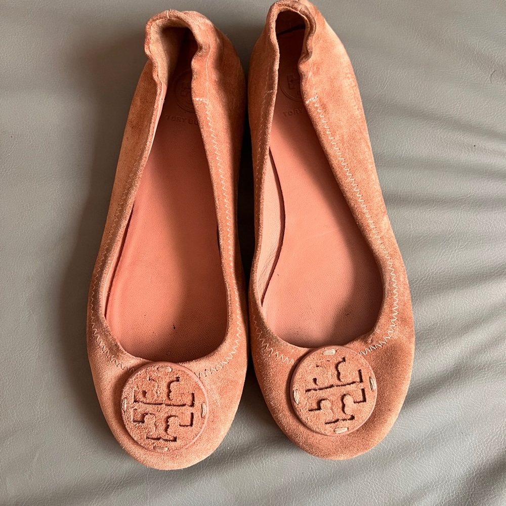 Tory Burch Reva flats in blush pink suede size 6